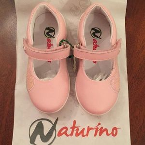 Girls Naturino pink shoes size 7